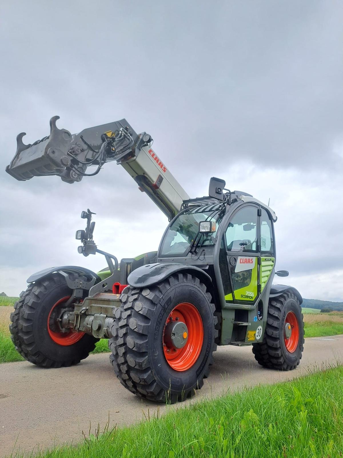 Teleskoplader des Typs CLAAS Scorpion 7055, Gebrauchtmaschine in Aislingen (Bild 1)