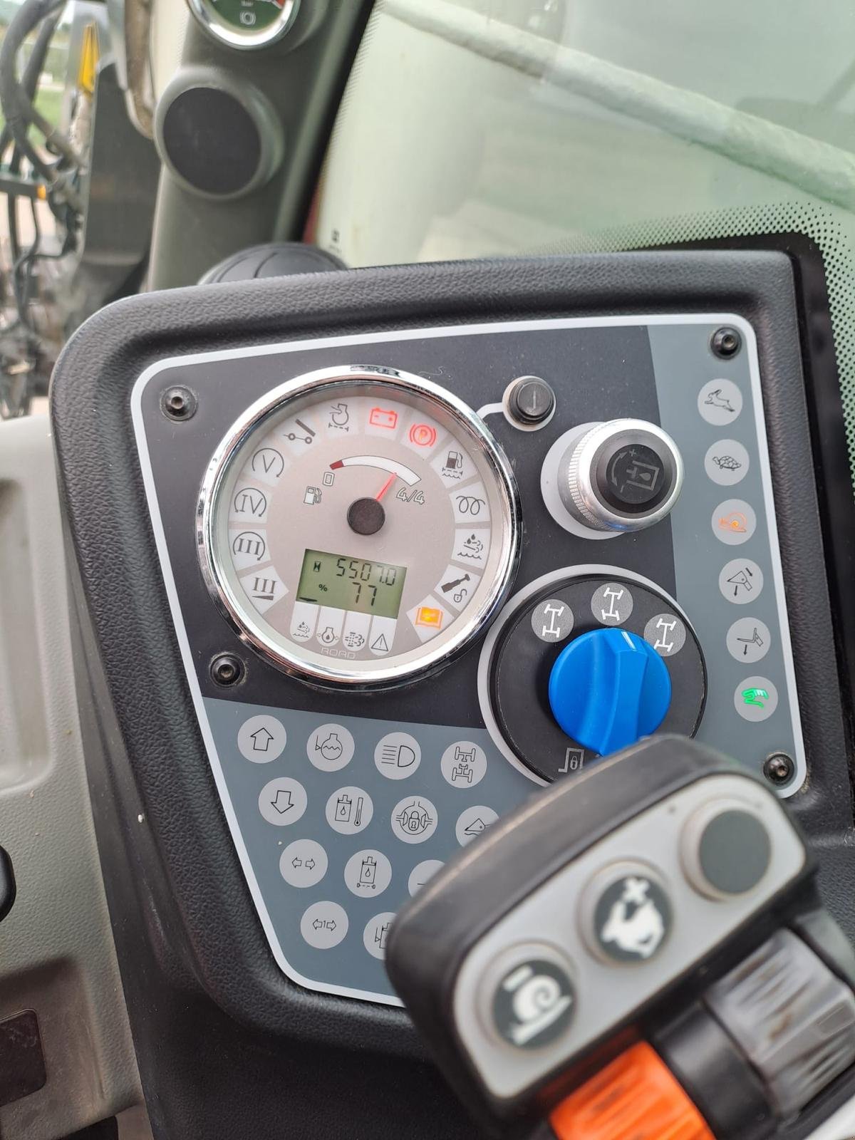 Teleskoplader des Typs CLAAS Scorpion 7055, Gebrauchtmaschine in Aislingen (Bild 5)