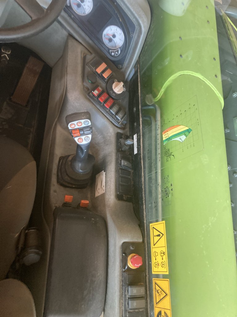 Teleskoplader του τύπου CLAAS SCORPION 736 VARIPOWER, Gebrauchtmaschine σε PIERRE BUFFIERE (Φωτογραφία 8)