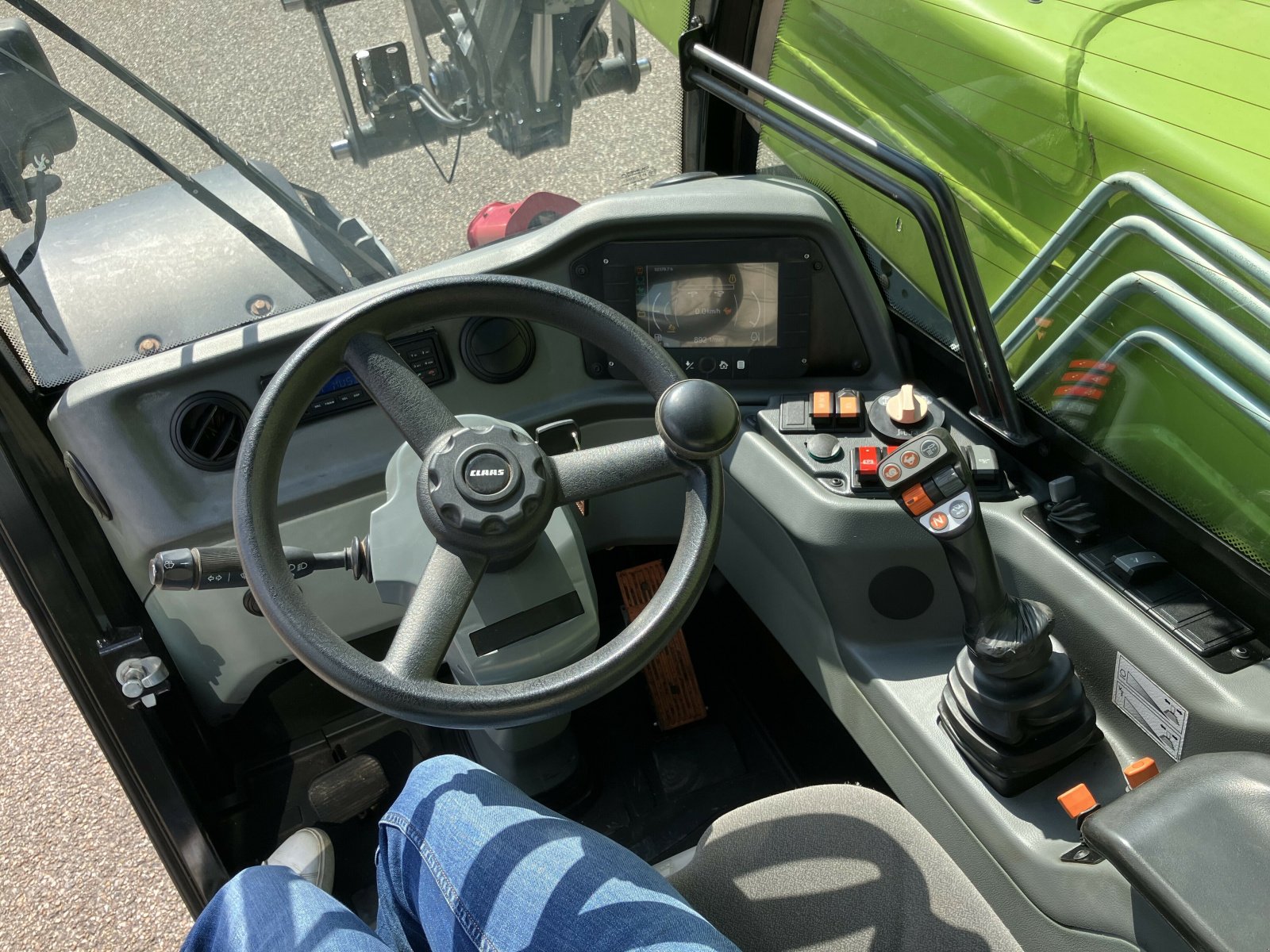 Teleskoplader of the type CLAAS SCORPION 741 VP, Gebrauchtmaschine in AILLAS (Picture 7)