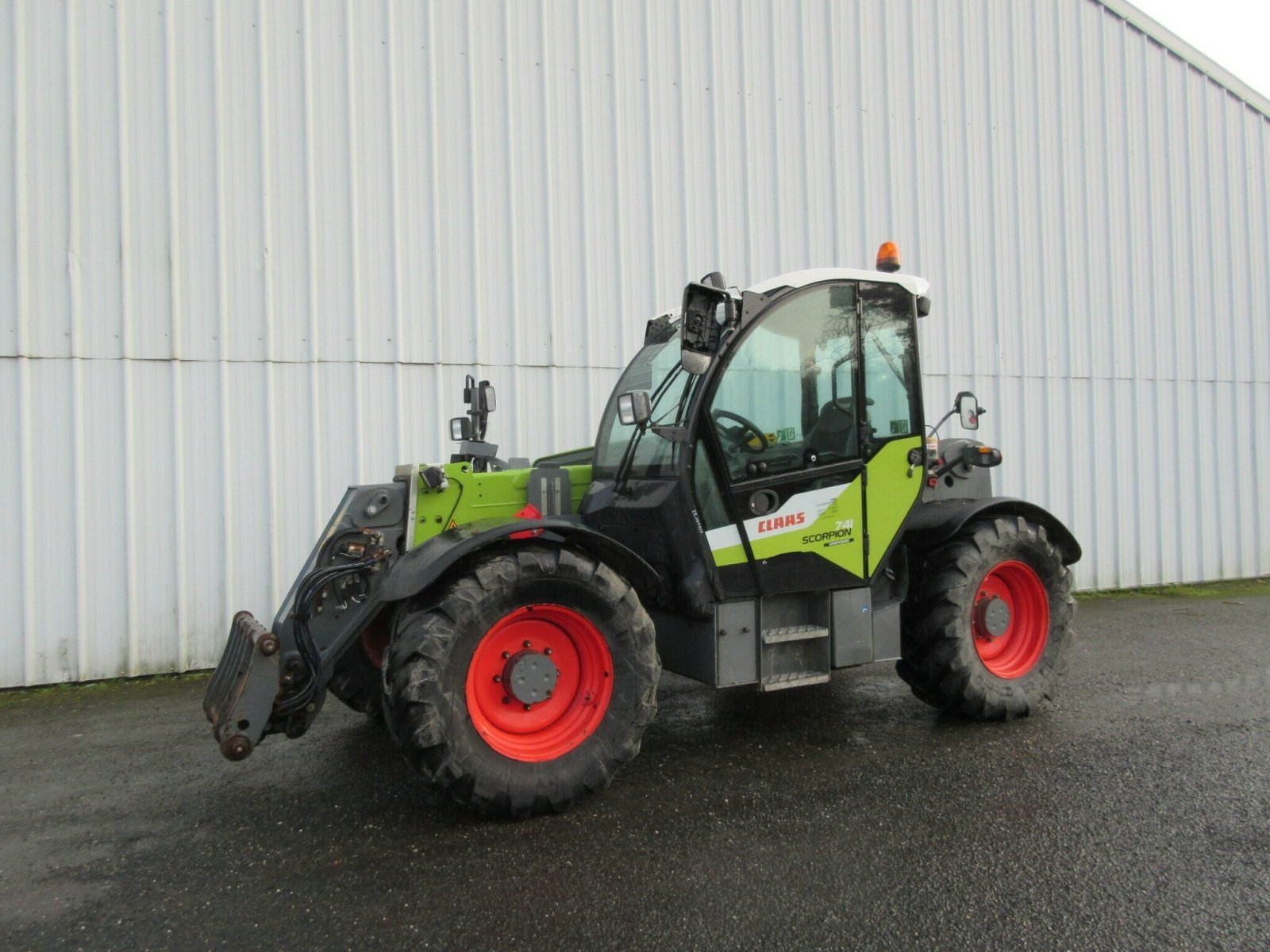 Teleskoplader от тип CLAAS SCORPION 741 VPWR S5 ADVANCE, Gebrauchtmaschine в PLOUIGNEAU (Снимка 1)
