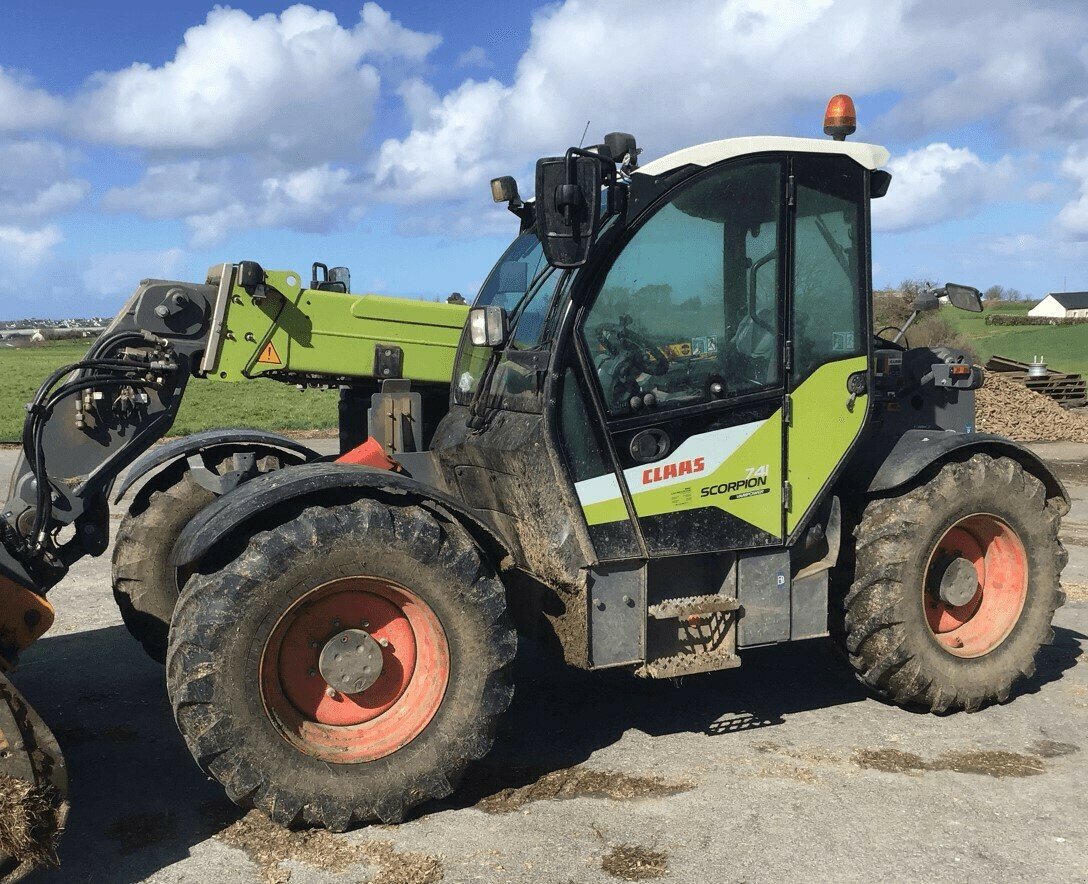 Teleskoplader of the type CLAAS SCORPION 741 VPWR S5 LS 30+, Gebrauchtmaschine in PLOUIGNEAU (Picture 1)