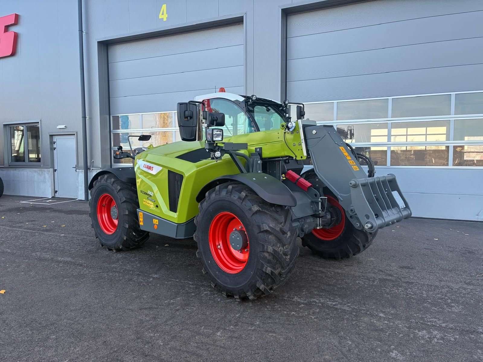 Teleskoplader des Typs CLAAS Scorpion 742, Neumaschine in Grund (Bild 4)