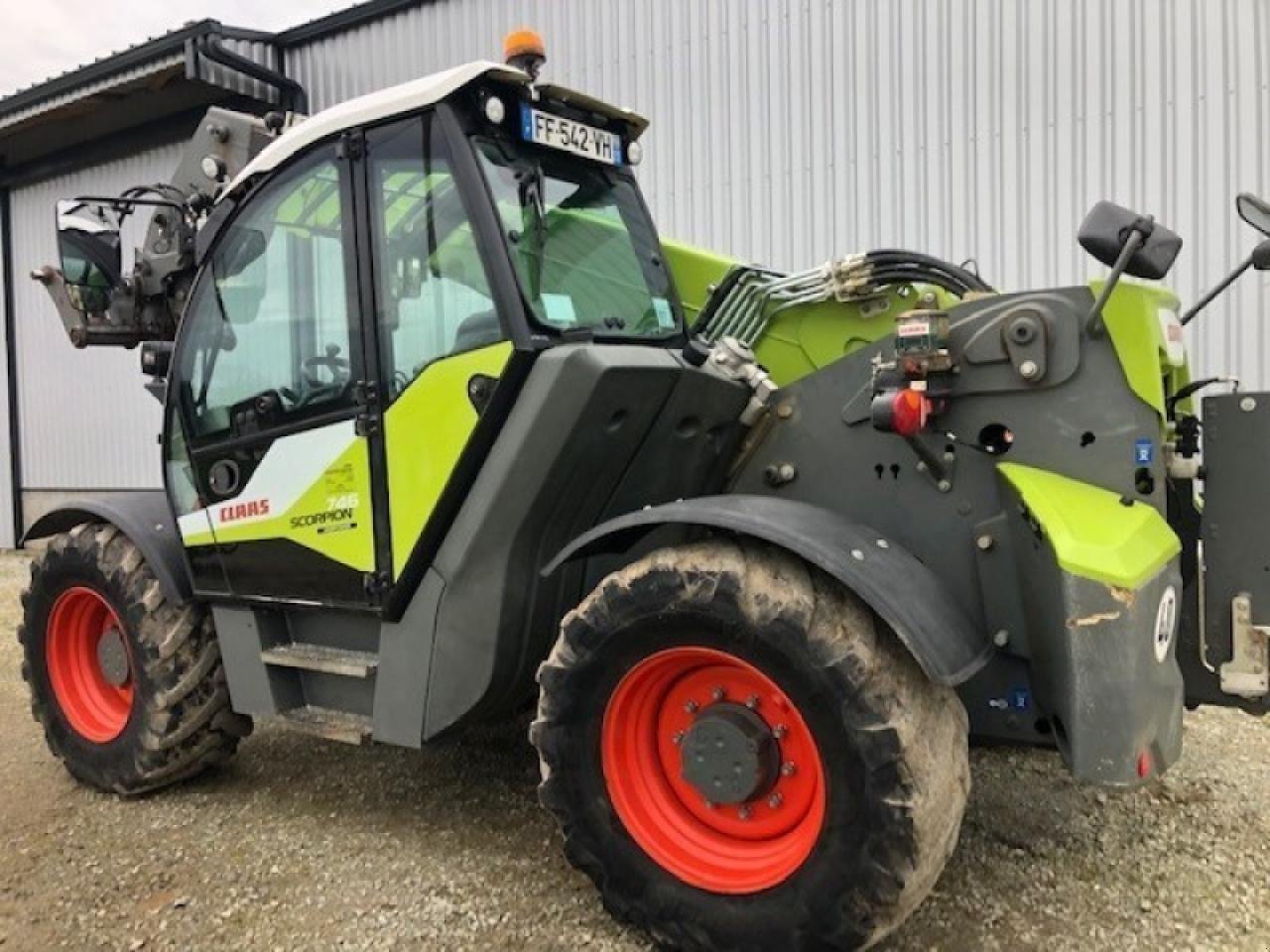 Teleskoplader типа CLAAS scorpion 746 vpwr (k35/400), Gebrauchtmaschine в PONTIVY (56 - MORBIHAN) (Фотография 2)