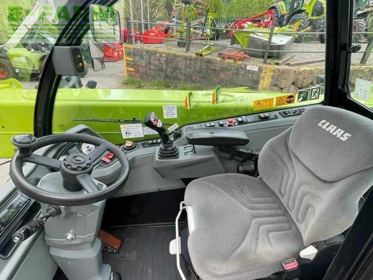 Teleskoplader of the type CLAAS SCORPION 746, Gebrauchtmaschine in PETWORTH (Picture 8)