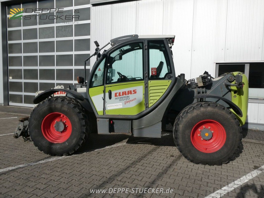 Teleskoplader des Typs CLAAS Scorpion 9040, Gebrauchtmaschine in Lauterberg/Barbis (Bild 2)