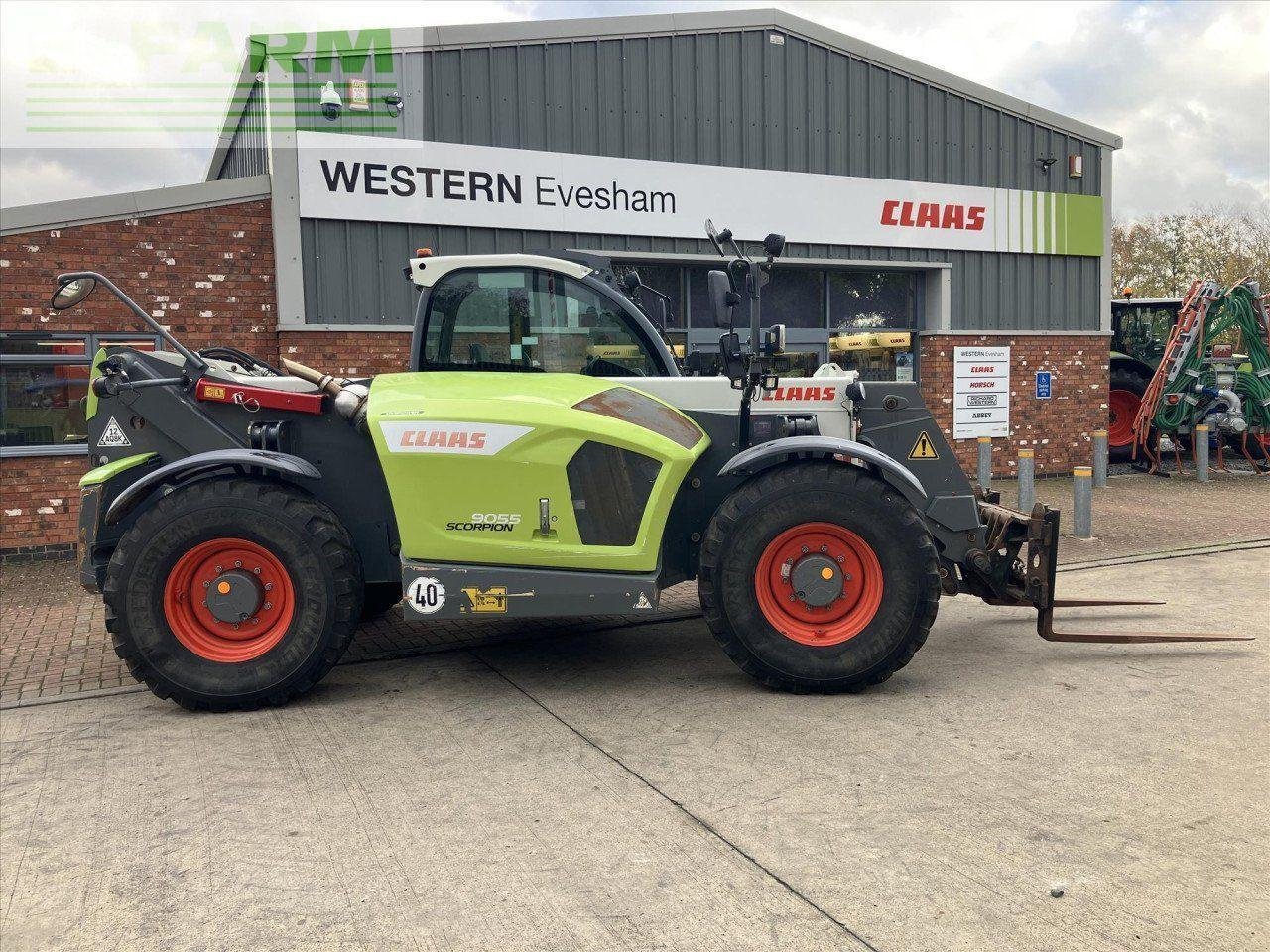 Teleskoplader of the type CLAAS SCORPION 9055, Gebrauchtmaschine in HARVINGTON, EVESHAM (Picture 5)