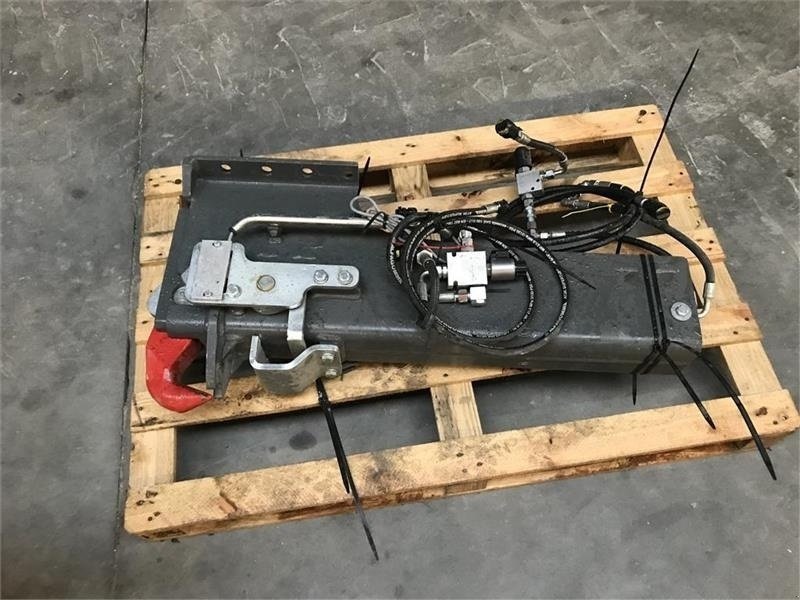 Teleskoplader van het type CLAAS SCORPION Hydr. hitch for 735-756, Gebrauchtmaschine in Mern (Foto 3)