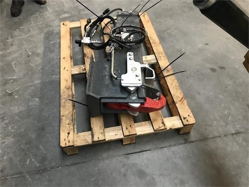 Teleskoplader van het type CLAAS SCORPION Hydr. hitch for 735-756, Gebrauchtmaschine in Mern (Foto 2)