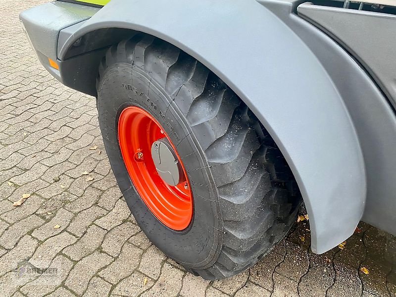 Teleskoplader of the type CLAAS Torion 738 T, Sinus, 40 km/h, Technikjahr 2024, Gebrauchtmaschine in Asendorf (Picture 13)