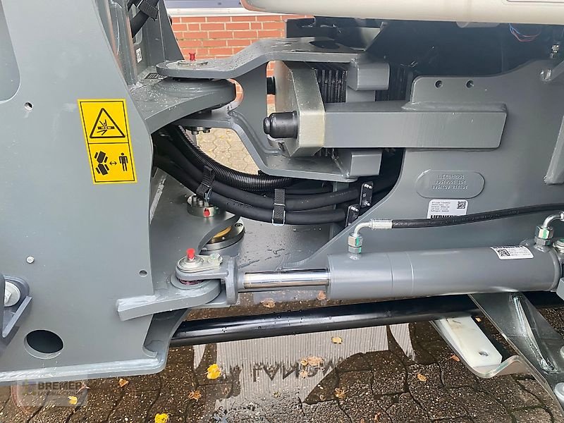 Teleskoplader of the type CLAAS Torion 738 T, Sinus, 40 km/h, Technikjahr 2024, Gebrauchtmaschine in Asendorf (Picture 8)