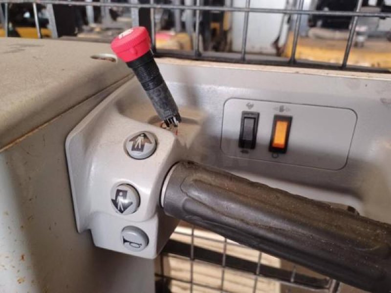 Teleskoplader tipa Crown CROWN WAVE50-118, Gebrauchtmaschine u senlis (Slika 5)