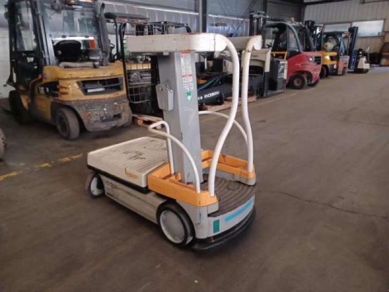 Teleskoplader tipa Crown CROWN WAVE50-118, Gebrauchtmaschine u senlis (Slika 4)