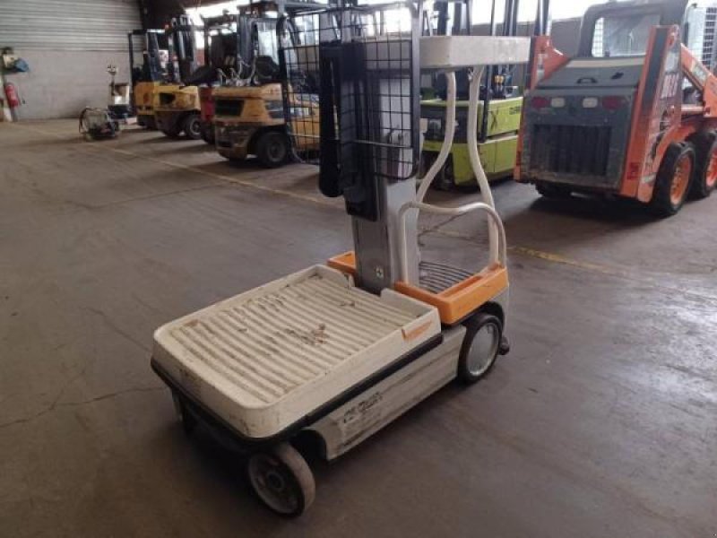 Teleskoplader tipa Crown CROWN WAVE50-118, Gebrauchtmaschine u senlis (Slika 3)