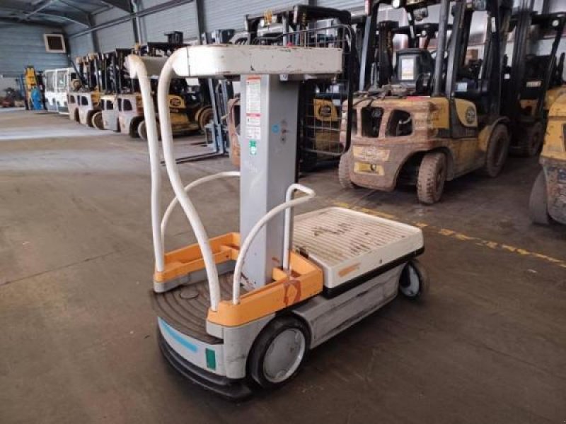 Teleskoplader tipa Crown CROWN WAVE50-118, Gebrauchtmaschine u senlis (Slika 1)