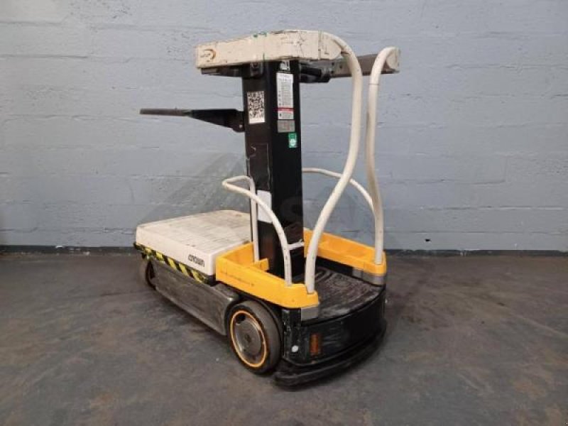 Teleskoplader Türe ait Crown WAVE60-118, Gebrauchtmaschine içinde senlis (resim 5)