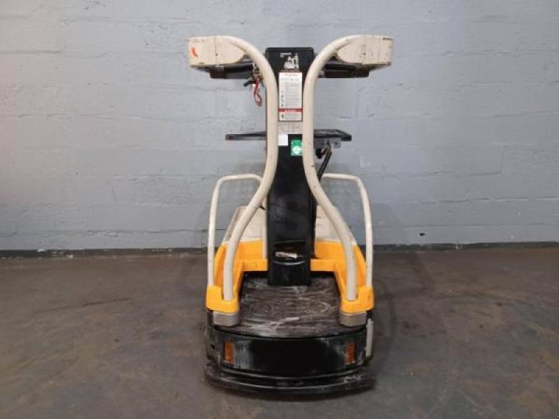 Teleskoplader типа Crown WAVE60-118, Gebrauchtmaschine в senlis (Фотография 5)