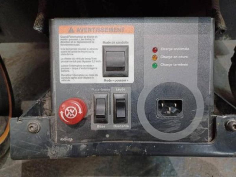 Teleskoplader типа Crown WAVE60-118, Gebrauchtmaschine в senlis (Фотография 10)