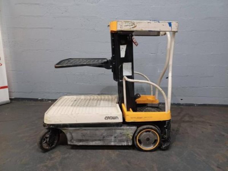 Teleskoplader типа Crown WAVE60-118, Gebrauchtmaschine в senlis (Фотография 8)