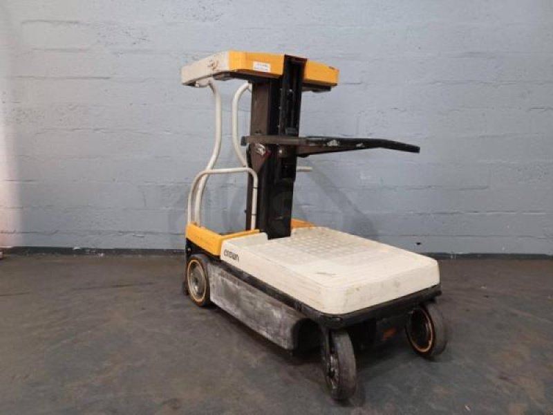 Teleskoplader типа Crown WAVE60-118, Gebrauchtmaschine в senlis (Фотография 2)