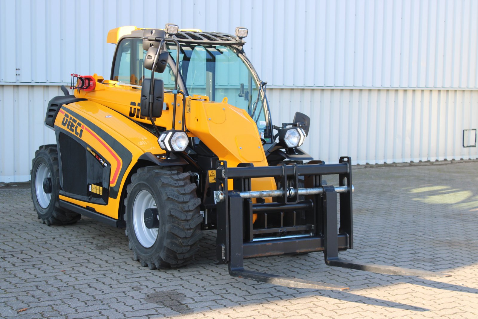 Teleskoplader van het type DIECI MINI AGRI 20.4 SMART, Neumaschine in Holle- Grasdorf (Foto 4)