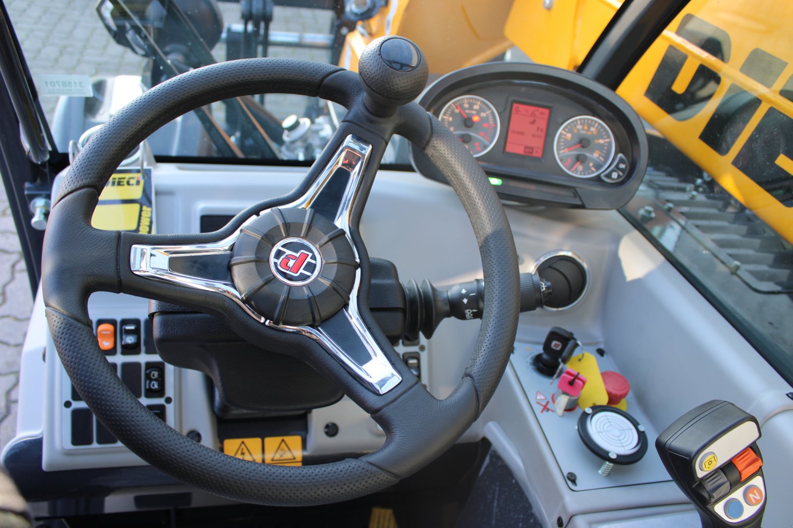 Teleskoplader van het type DIECI MINI AGRI 20.4 SMART, Neumaschine in Holle- Grasdorf (Foto 16)