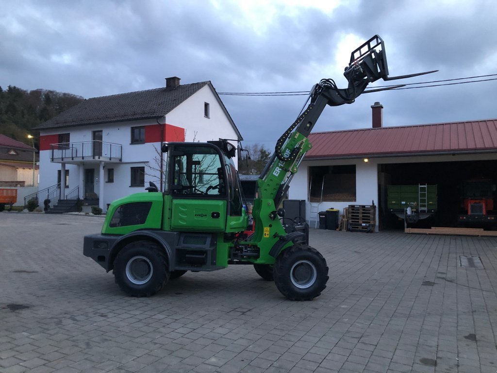 Teleskoplader of the type Everun ER1500F, Neumaschine in Rennertshofen (Picture 10)