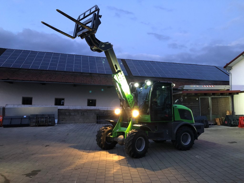 Teleskoplader of the type Everun ER1500F, Neumaschine in Rennertshofen (Picture 11)