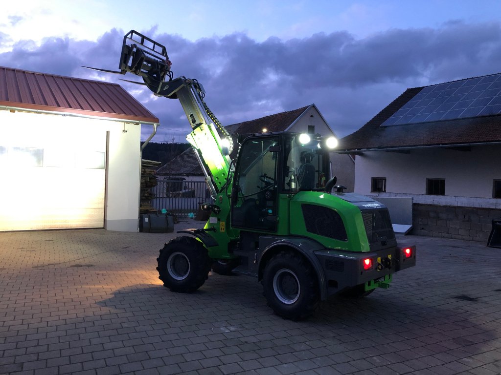 Teleskoplader of the type Everun ER1500F, Neumaschine in Rennertshofen (Picture 13)