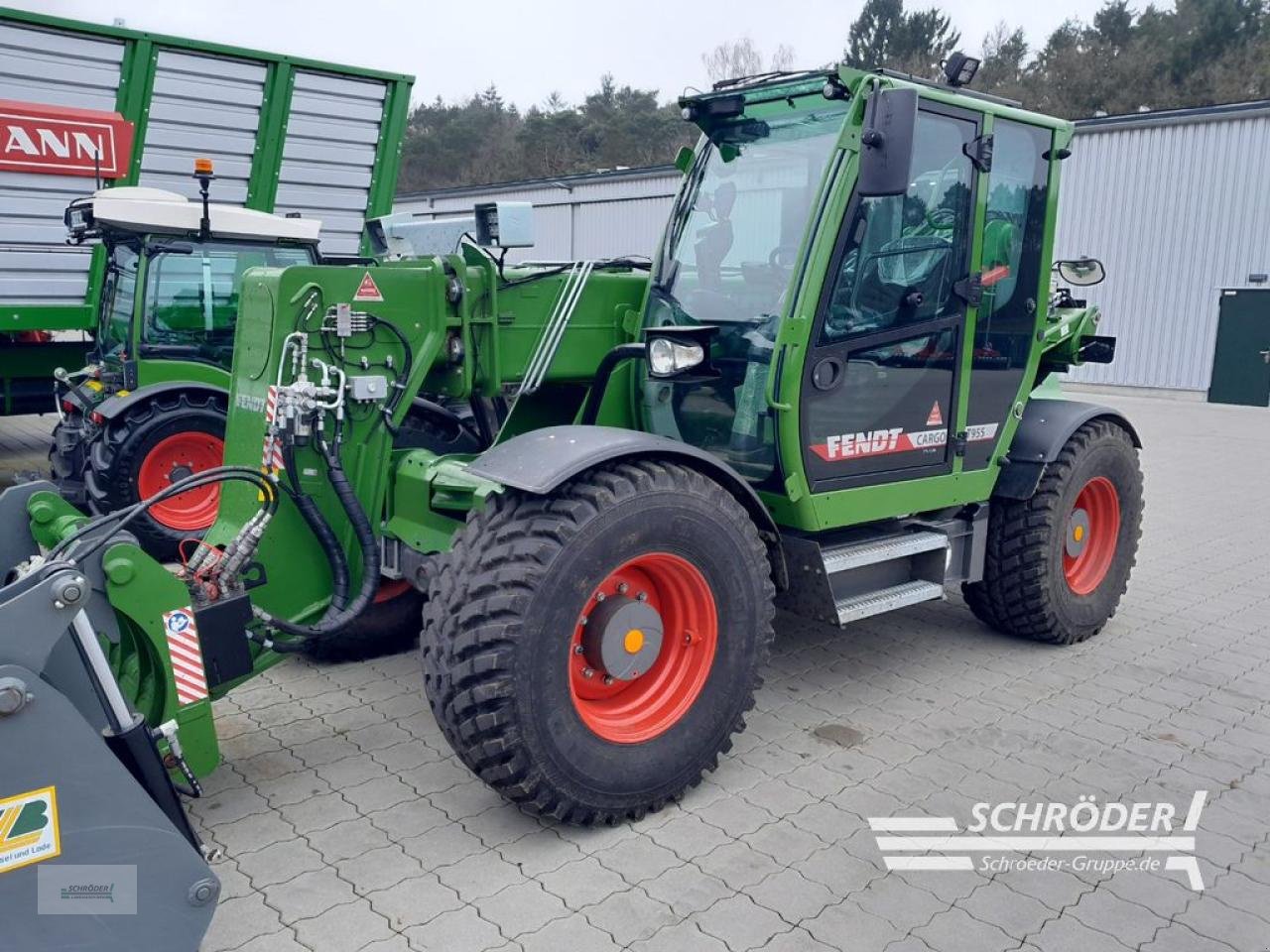 Teleskoplader des Typs Fendt CARGO T 955, Neumaschine in Hemmoor (Bild 2)