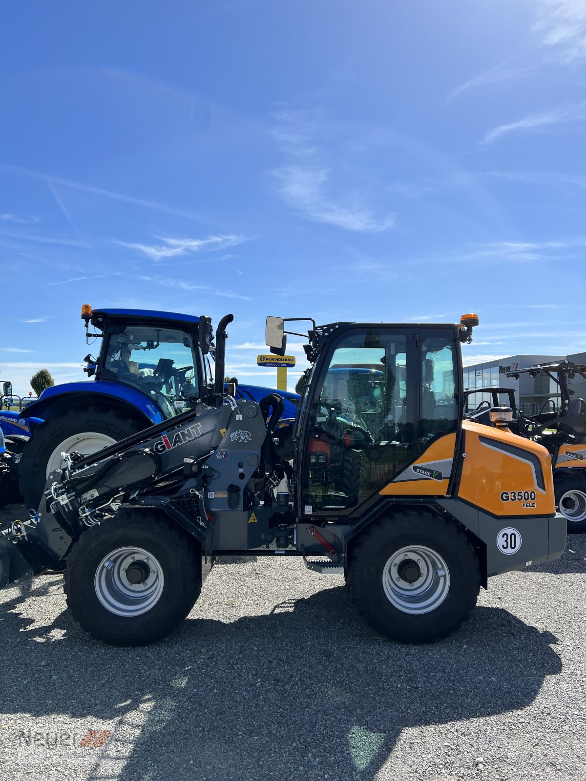 Teleskoplader des Typs GiANT G3500 TELE, Neumaschine in Bad Waldsee Mennisweiler (Bild 2)