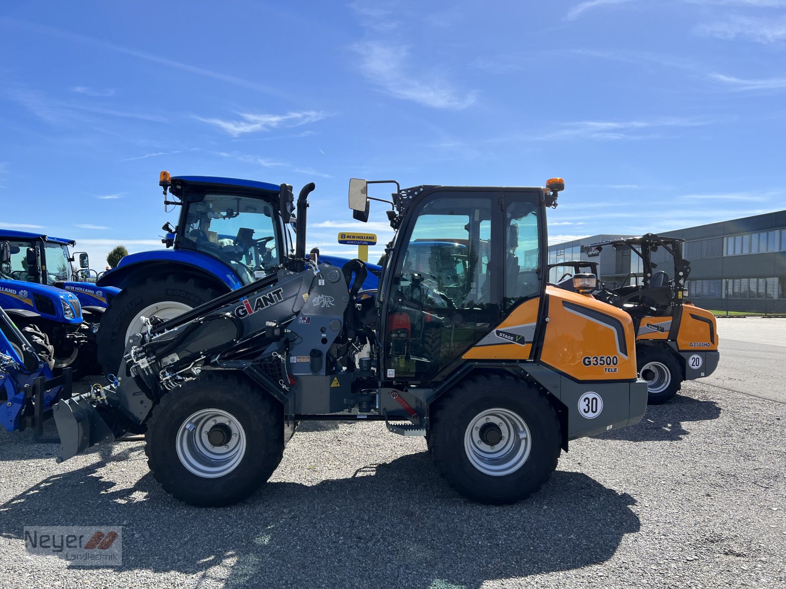 Teleskoplader des Typs GiANT G3500 TELE, Neumaschine in Bad Waldsee Mennisweiler (Bild 5)