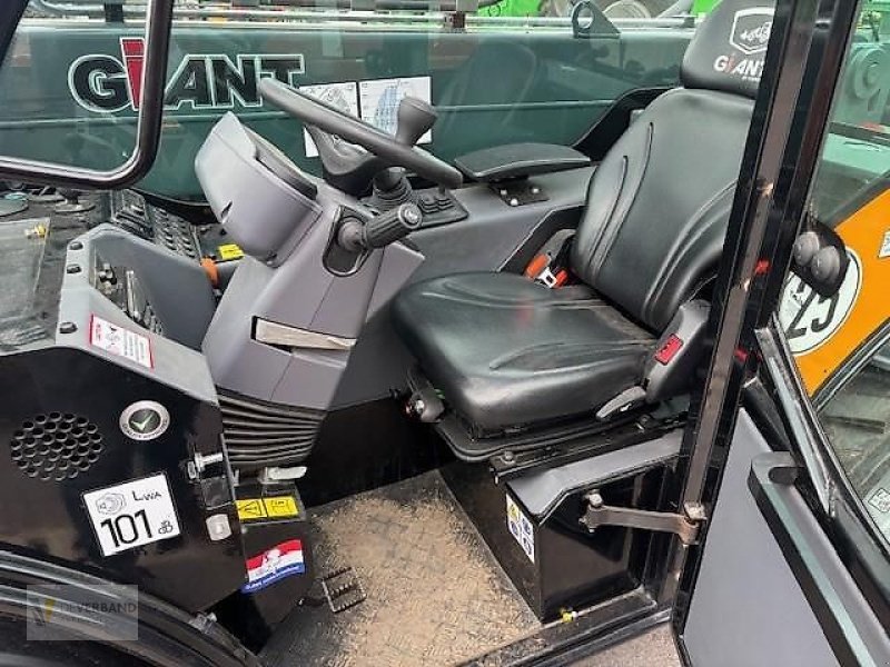 Teleskoplader of the type GiANT GT 5048, Vorführmaschine in Colmar-Berg (Picture 6)