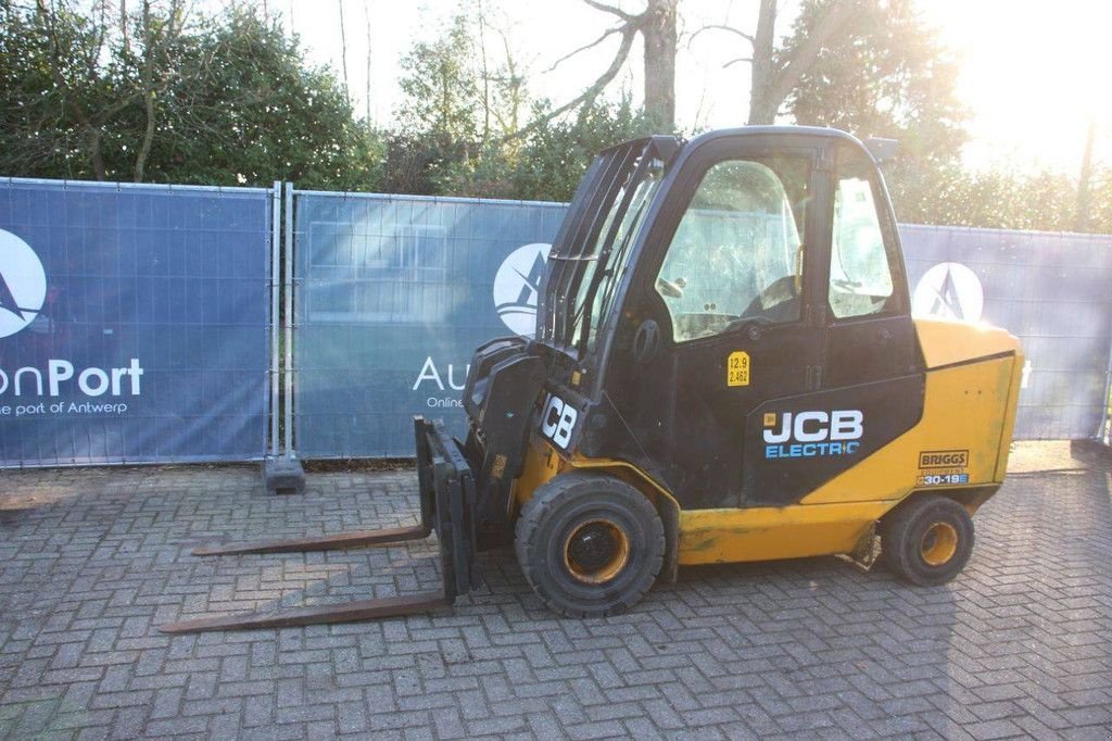 Teleskoplader des Typs JCB 30-19E, Gebrauchtmaschine in Antwerpen (Bild 1)