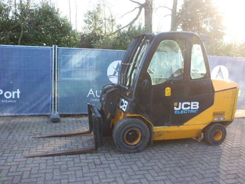 Teleskoplader typu JCB 30-19E, Gebrauchtmaschine v Antwerpen (Obrázek 1)