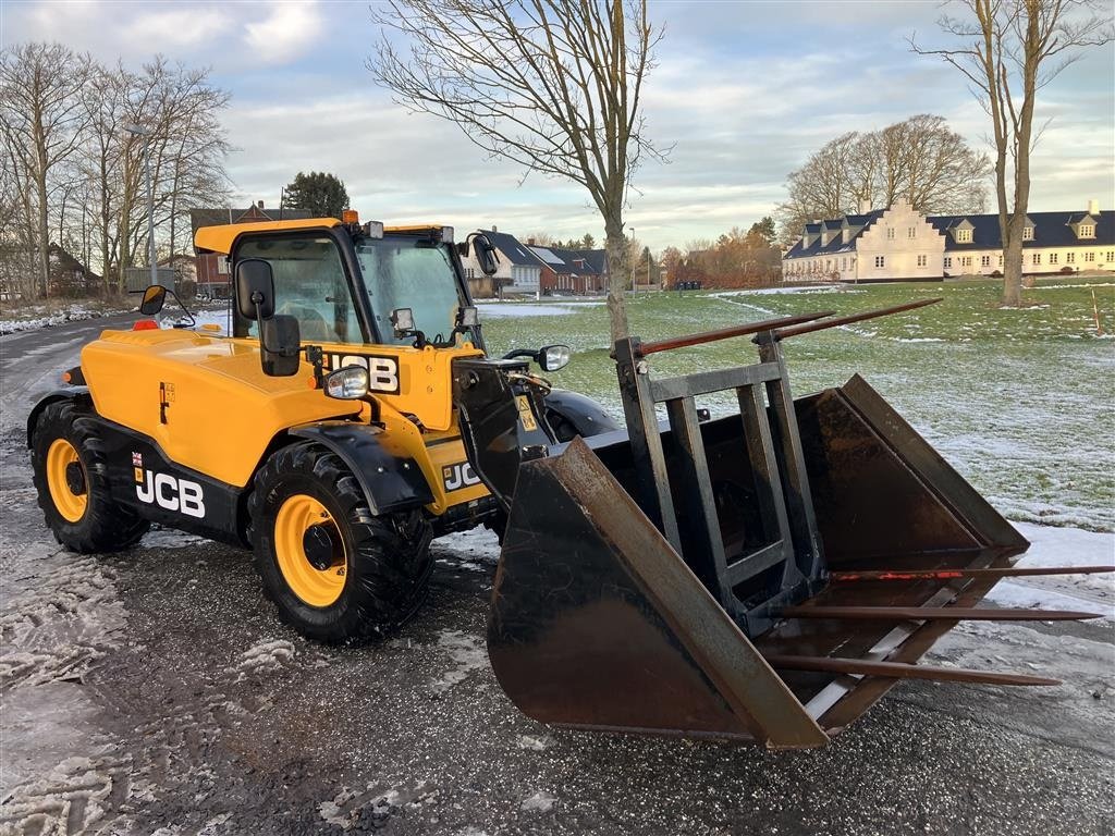 Teleskoplader des Typs JCB 525-60 AGRI PLUS, Gebrauchtmaschine in Asperup (Bild 2)