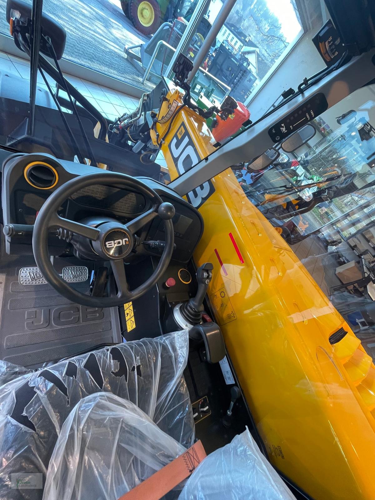 Teleskoplader typu JCB 525-60-E, Gebrauchtmaschine v Bad Kötzting (Obrázek 12)