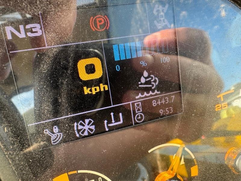 Teleskoplader des Typs JCB 531-70 AGRISUPER, Gebrauchtmaschine in Wargnies Le Grand (Bild 11)