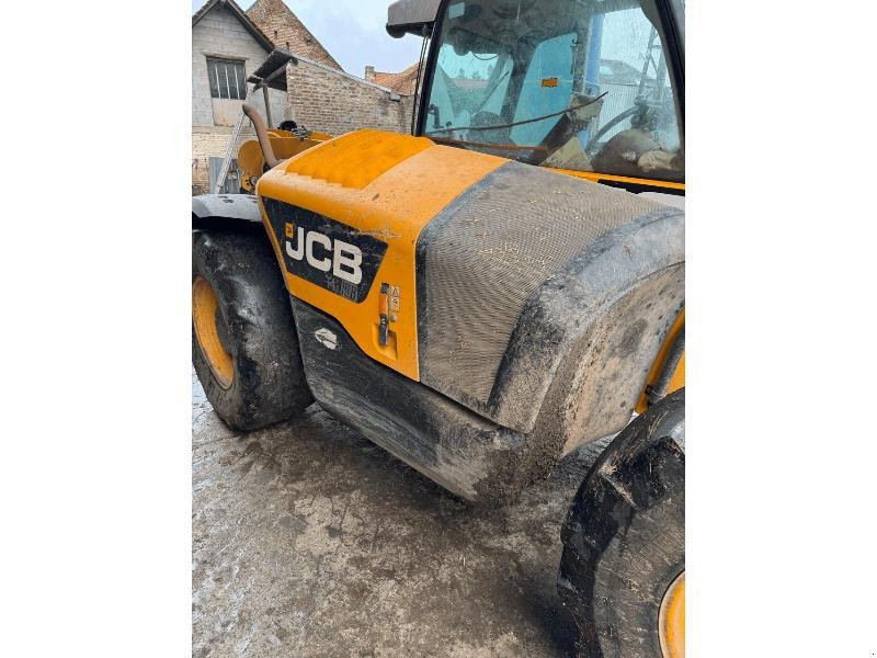 Teleskoplader типа JCB 531-70 AGRISUPER, Gebrauchtmaschine в ESCAUDOEUVRES (Фотография 7)