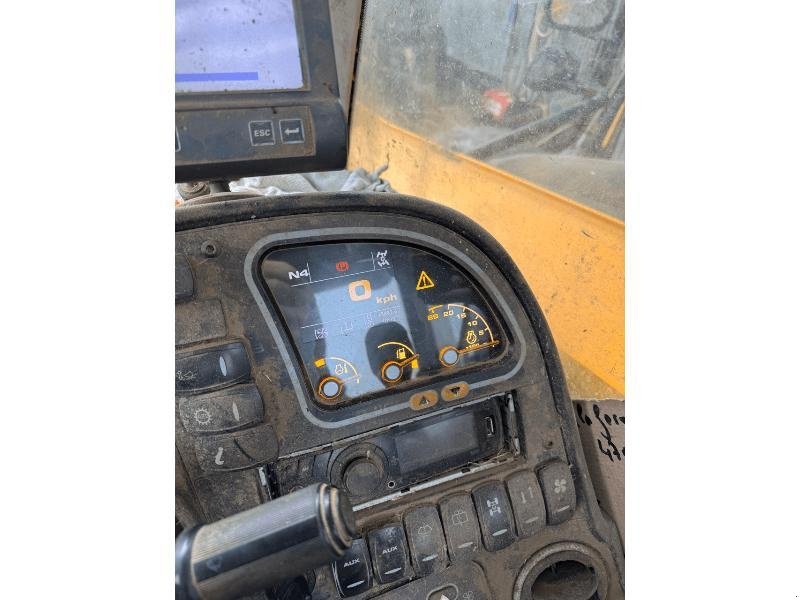 Teleskoplader типа JCB 531-70 AGRISUPER, Gebrauchtmaschine в ESCAUDOEUVRES (Фотография 6)