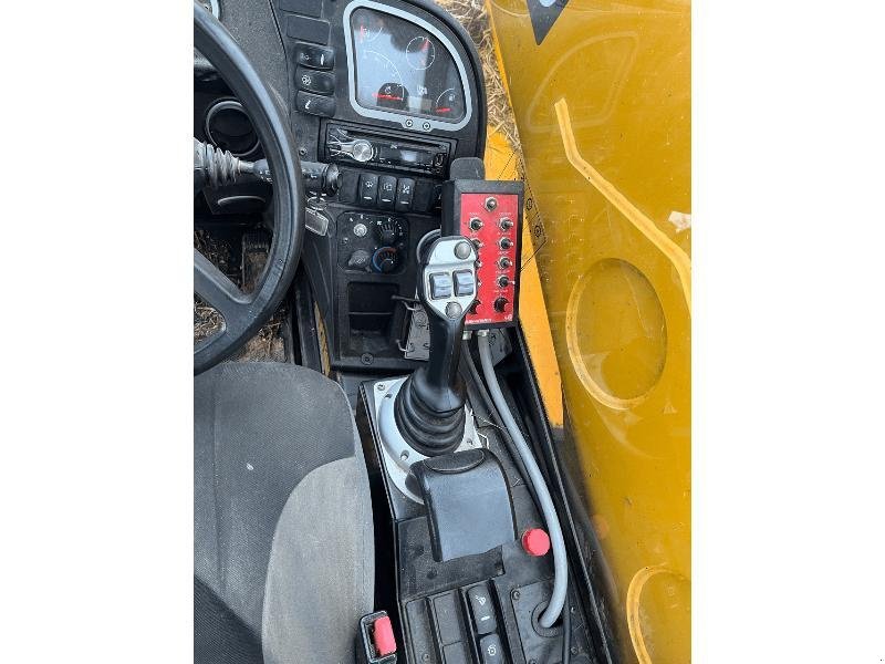 Teleskoplader des Typs JCB 531-70, Gebrauchtmaschine in SAINT-GERMAIN DU PUY (Bild 10)