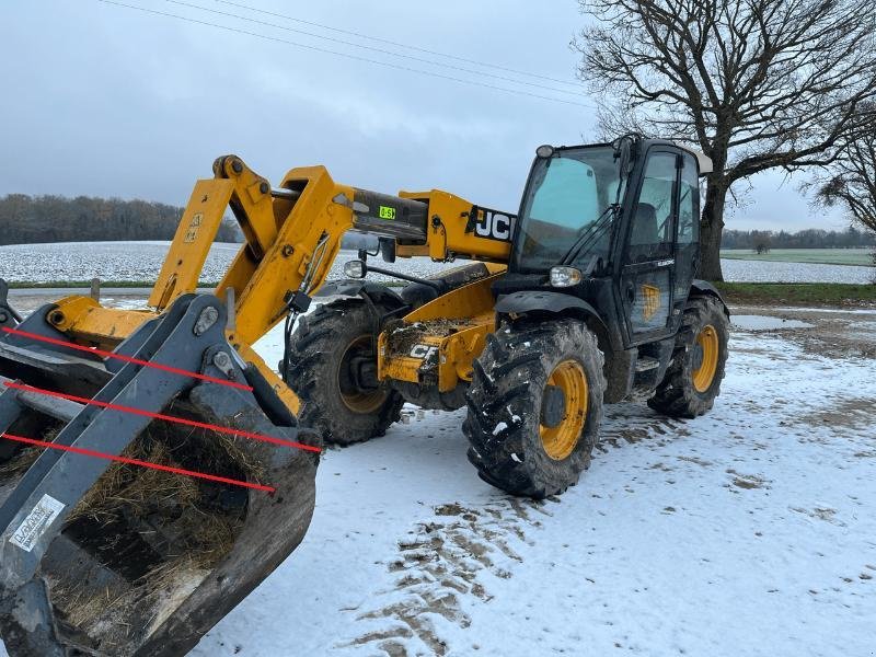 Teleskoplader des Typs JCB 531-70, Gebrauchtmaschine in SAINT-GERMAIN DU PUY (Bild 1)