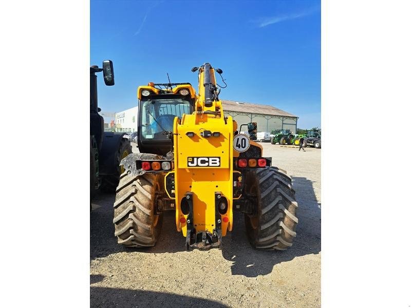 Teleskoplader des Typs JCB 535-95 AGRI SUP, Gebrauchtmaschine in SAINT-GERMAIN DU PUY (Bild 3)