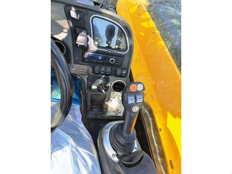 Teleskoplader des Typs JCB 535-95 AGRI SUP, Gebrauchtmaschine in SAINT-GERMAIN DU PUY (Bild 9)