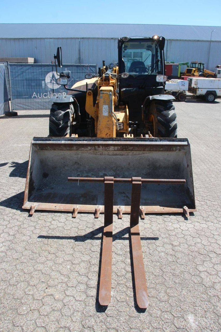 Teleskoplader tip JCB 535-95, Gebrauchtmaschine in Antwerpen (Poză 8)