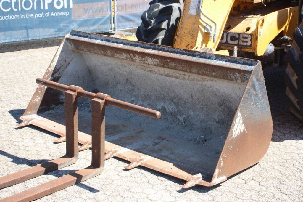 Teleskoplader tip JCB 535-95, Gebrauchtmaschine in Antwerpen (Poză 11)