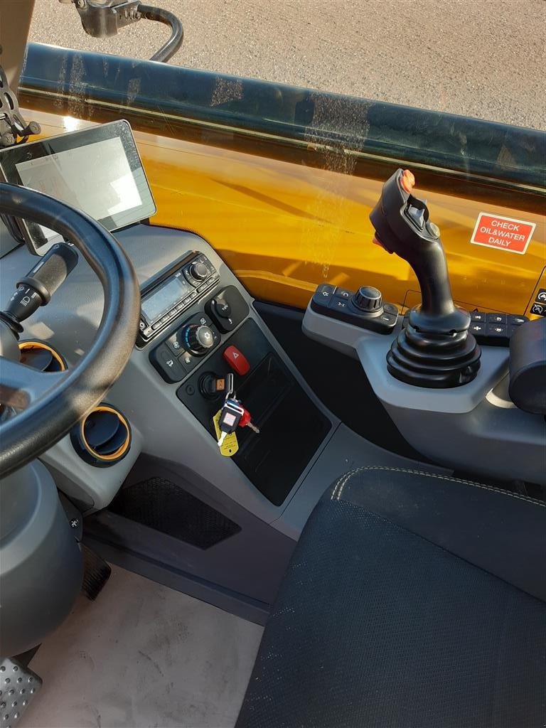 Teleskoplader del tipo JCB 536-95 AgriXtra årg.2022 med kun 2756 timer, meget flot., Gebrauchtmaschine en Bylderup-Bov (Imagen 6)