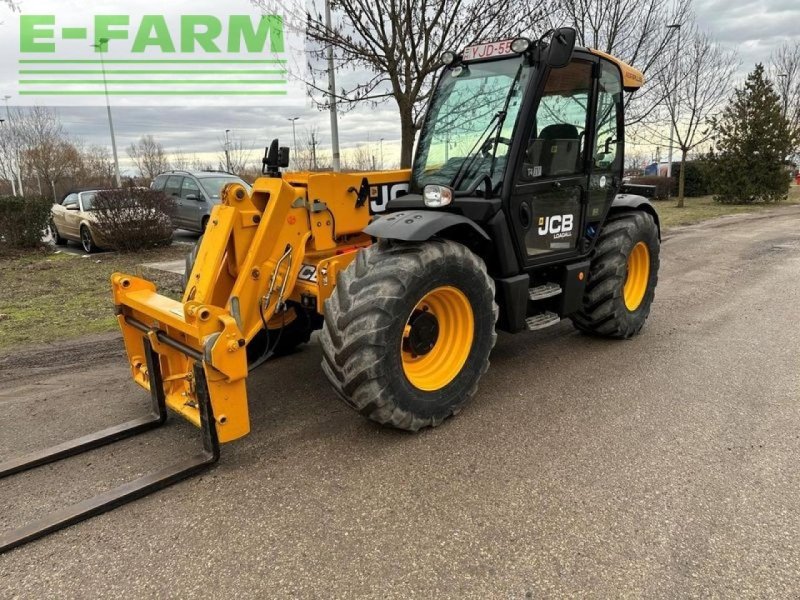 JCB 541-70, Gebrauchtmaschine, Baujahr: 2017, Betriebsstunden / Hektar: 8408, Betriebsstunden: 8408 Stunden (Bild 1) Teleskoplader des Typs JCB 541-70, Gebrauchtmaschine in SZEGED (Bild 1)