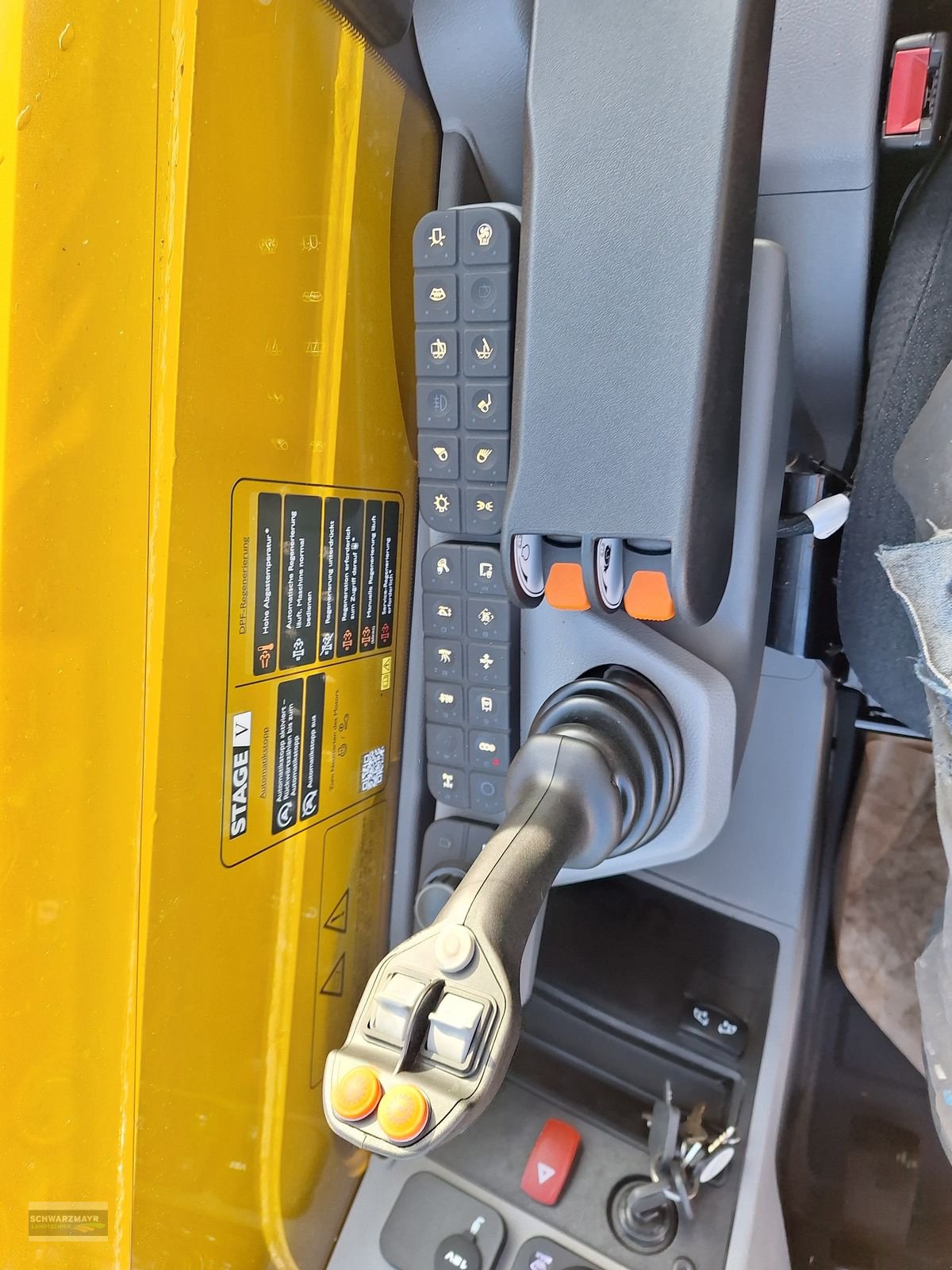 Teleskoplader of the type JCB 542-100 Agri XTRA DT, Neumaschine in Aurolzmünster (Picture 18)