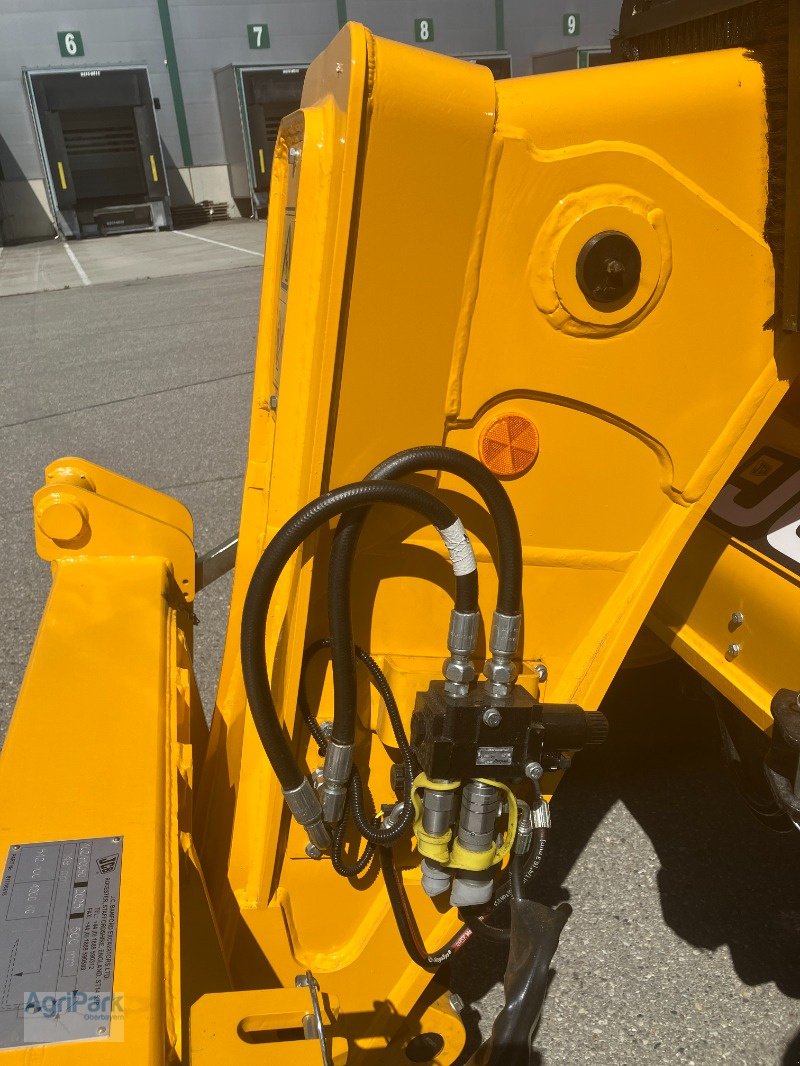 Teleskoplader of the type JCB 542-100 AGRIXTRA SWAY, Neumaschine in Kirchdorf (Picture 10)